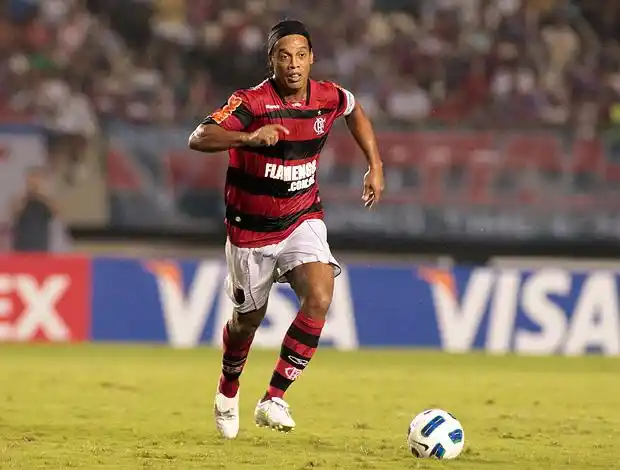 影豹不断加 影豹不断加