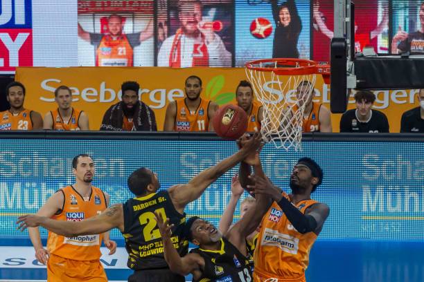 全场压制 全场压制