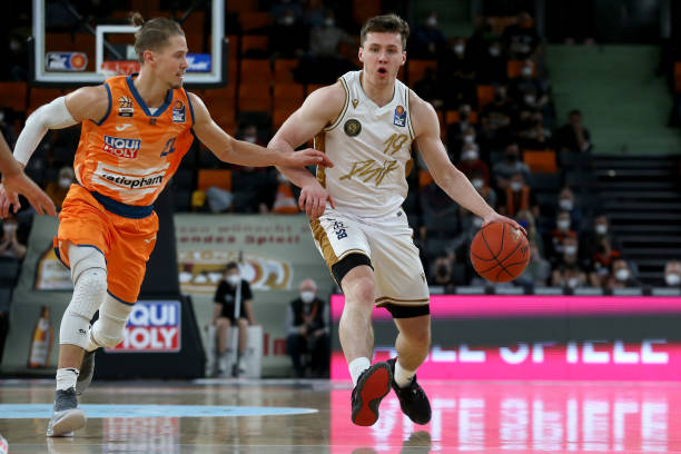 力一直是球 力一直是球